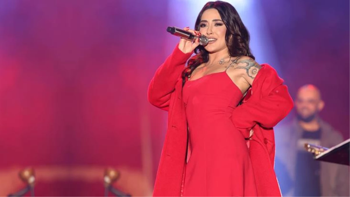 Isparta\'daki konseri iptal edilen şarkıcı Melek Mosso\'ya ünlülerden destek yağdı