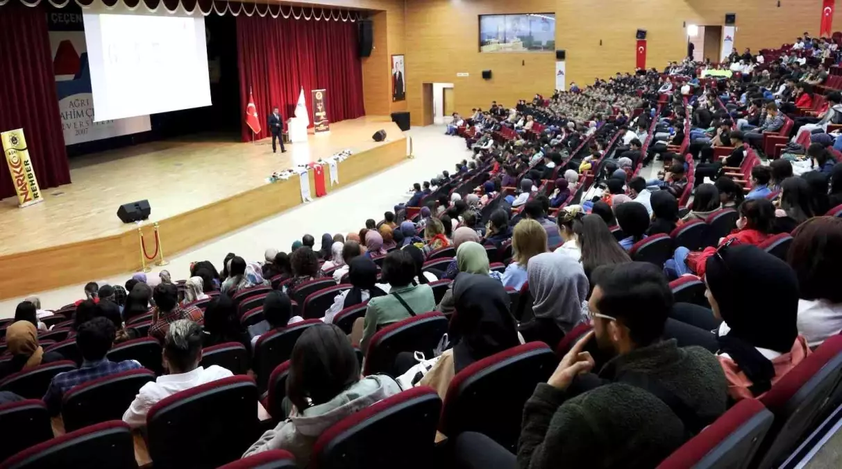 AİÇÜ\'de uyuşturucu ile mücadele ve farkındalık konferansı gerçekleştirildi