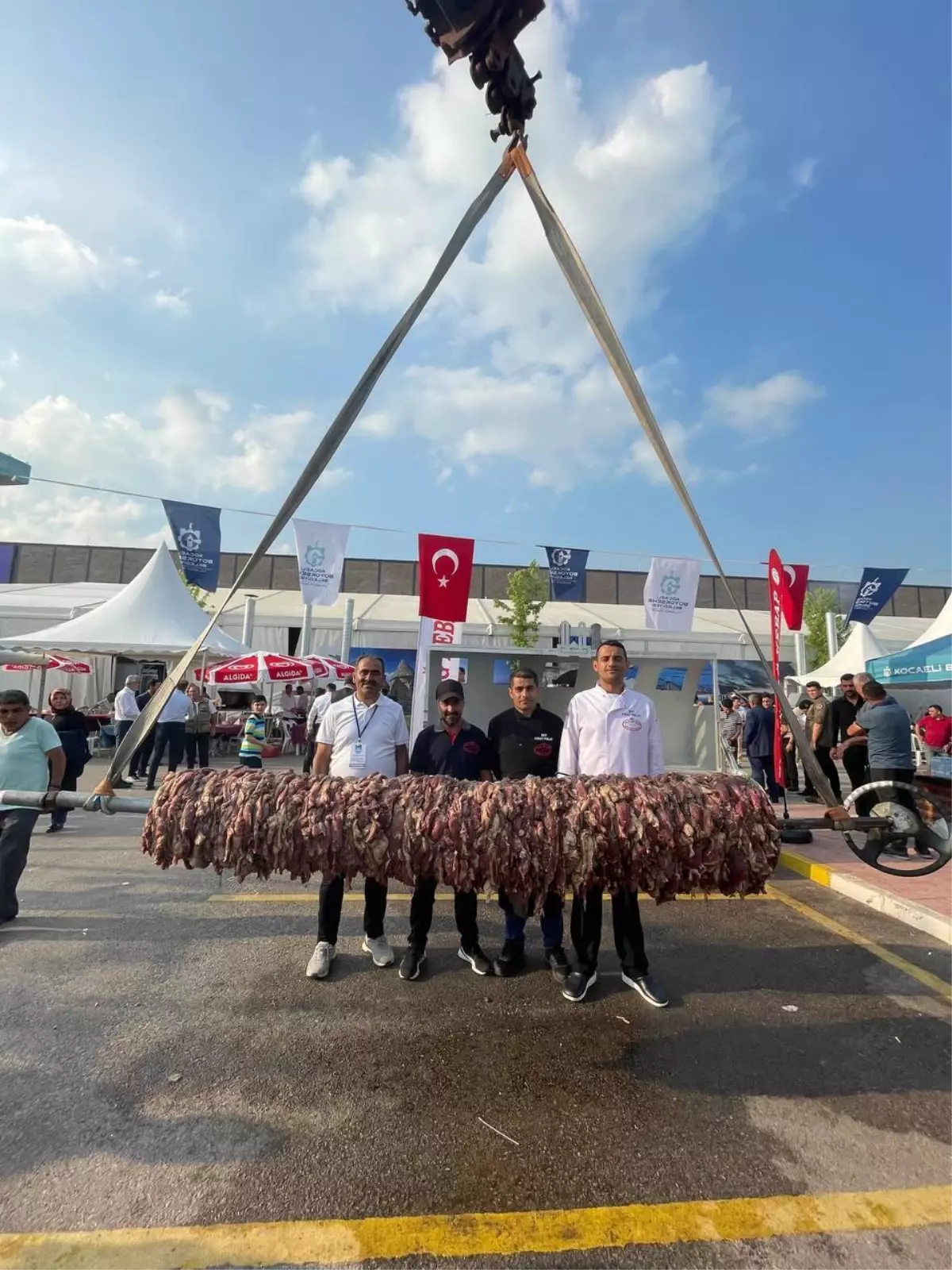 AK Parti Genel Başkan Yardımcısı Ala, Kocaeli\'deki Erzurum Tanıtım Günleri\'ne katıldı