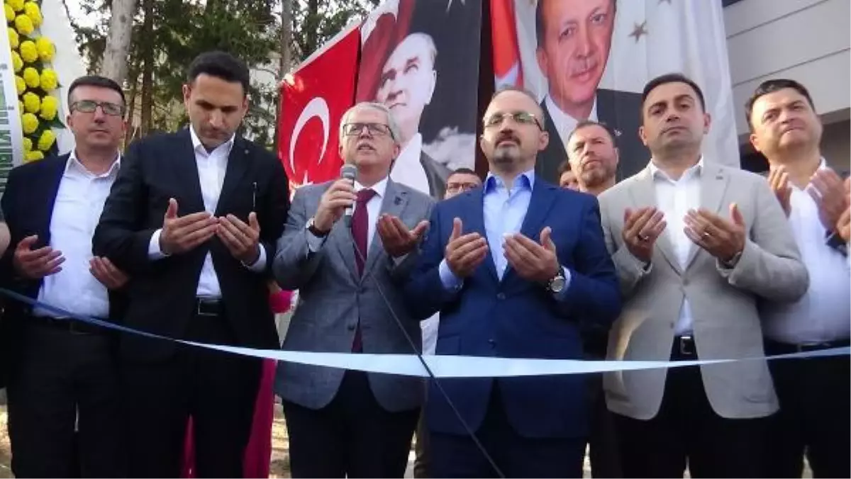 AK PARTİ\'Lİ TURAN BURADA DOĞDUK, BURADA ÖLECEĞİZ