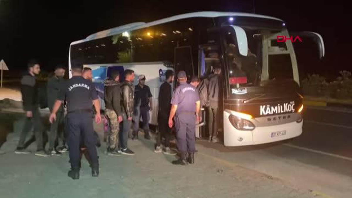 ALANYA\'DA SURİYELİ 36 KAÇAK GÖÇMEN YAKALANDI