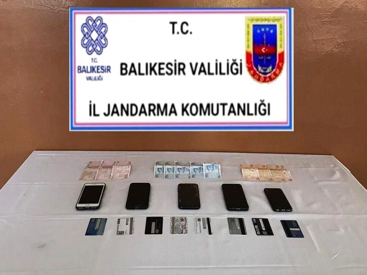 Balıkesir\'de bilişim yoluyla dolandırıcılık operasyonu
