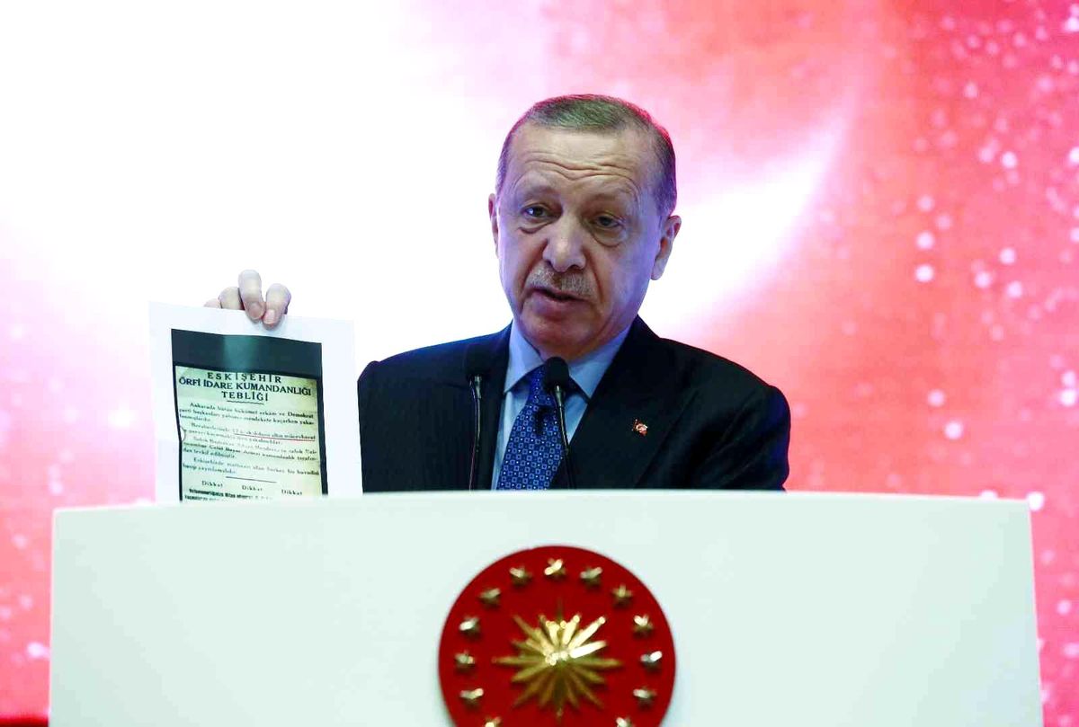 Cumhurbaşkanı Erdoğan: "15 Temmuz gecesi millet can derdindeyken bay Kemal\'in tatlı canını kurtarmak adına kimlerle ne tür pazarlıklar yaptığı da...
