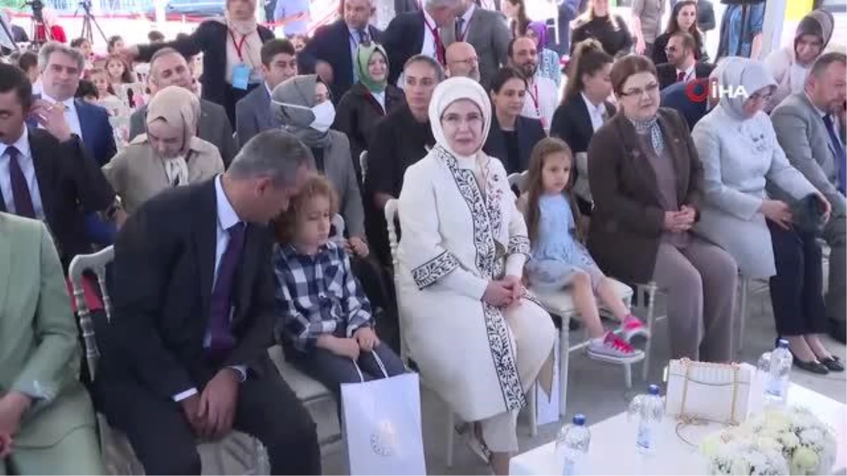 Emine Erdoğan, Avcılar\'da 150 Anaokulu Açılışı Töreni\'ne katıldı