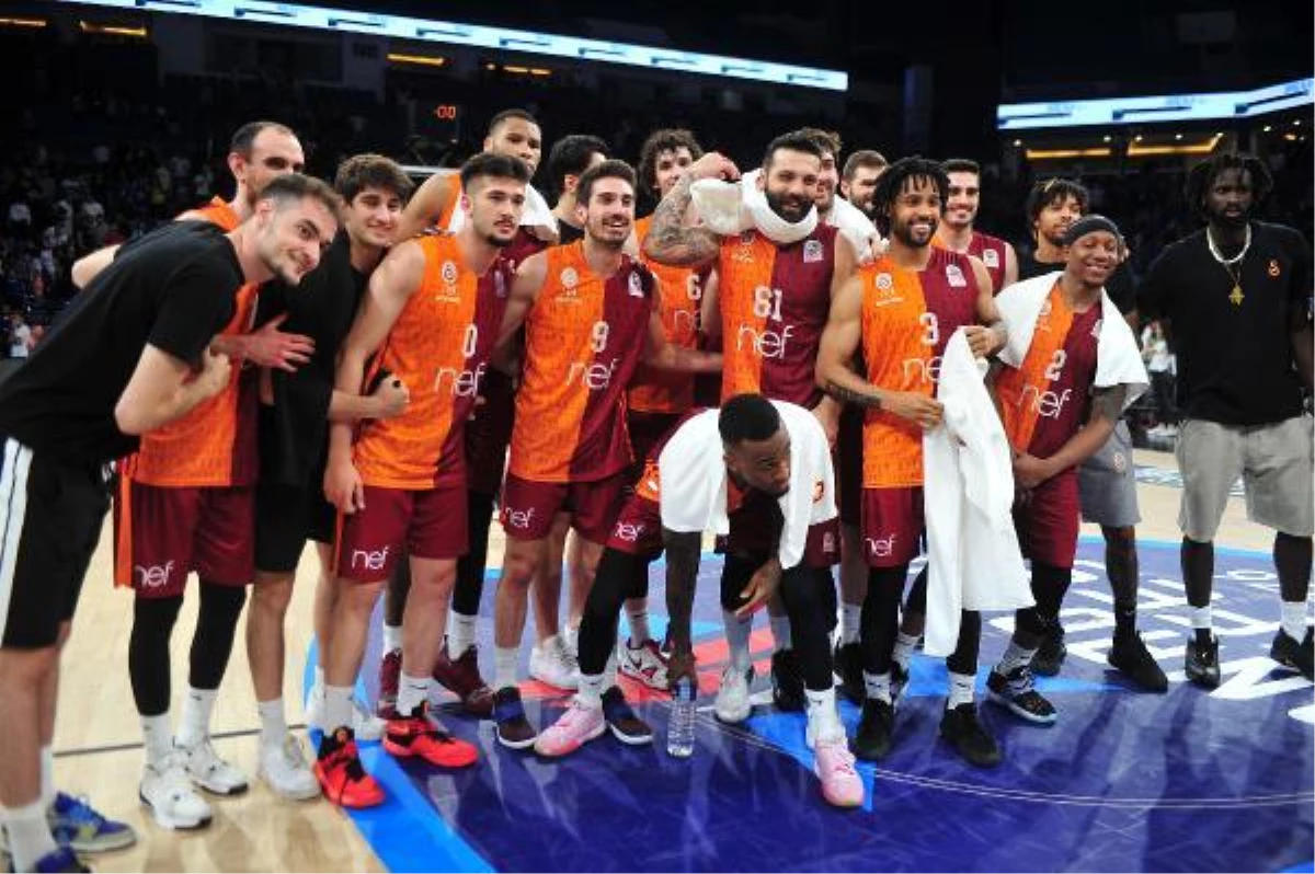 Galatasaray Nef, Anadolu Efes\'i farklı mağlup ederek seride öne geçti