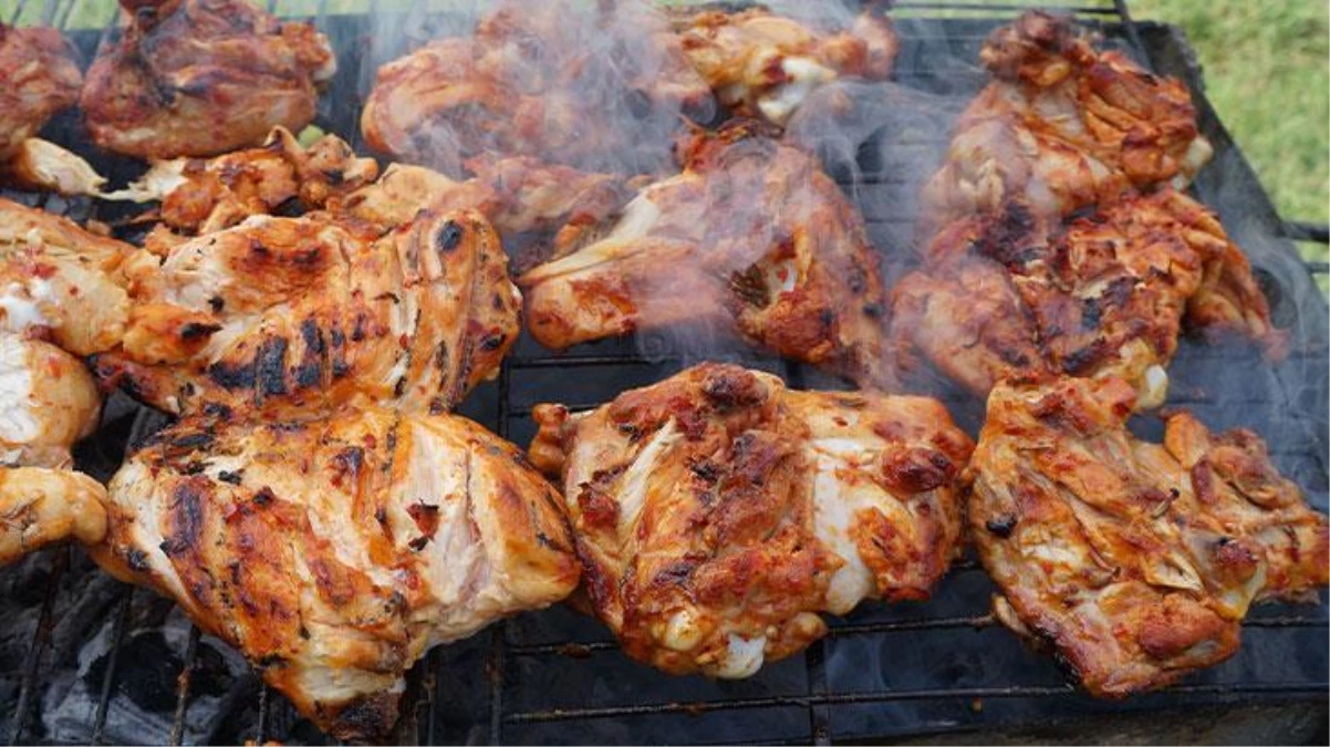 Yazın gelmesiyle mangal sezonu açıldı! Uzmanlar tavuk etine karşı vatandaşları uyardı