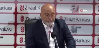 Hikmet Karaman: 'Önemli zamanlarda futbolcular basit hatalar yapabiliyor'