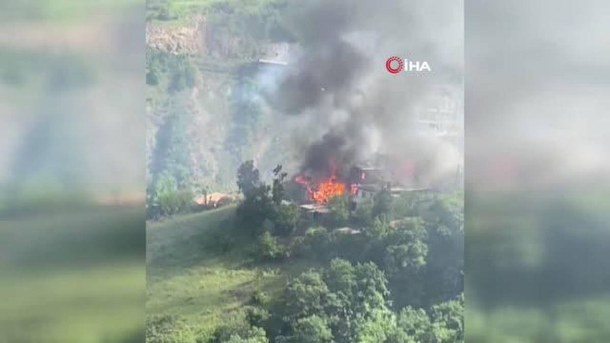 Kereste atölyesi alev alev yandı... Dumanlar gökyüzünü kapladı