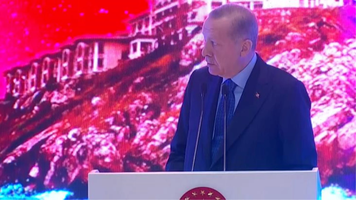 Belgeler ekrana yansıtılmayınca Cumhurbaşkanı Erdoğan sinirlerine hakim olamadı
