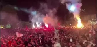 Sivasspor taraftarları kupa sevincini Cumhuriyet Meydanı'nda yaşadı