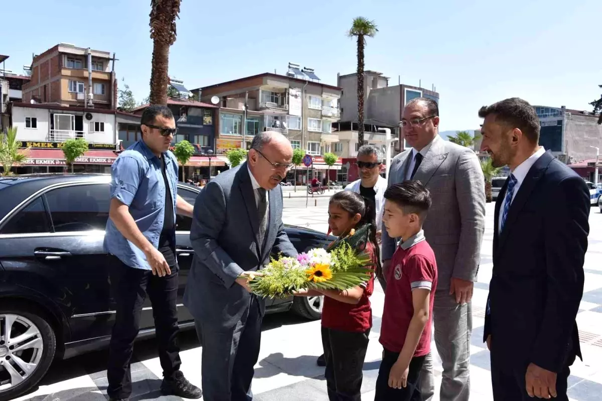 Vali Karadeniz, Sarıgöl ilçesini ziyaret etti