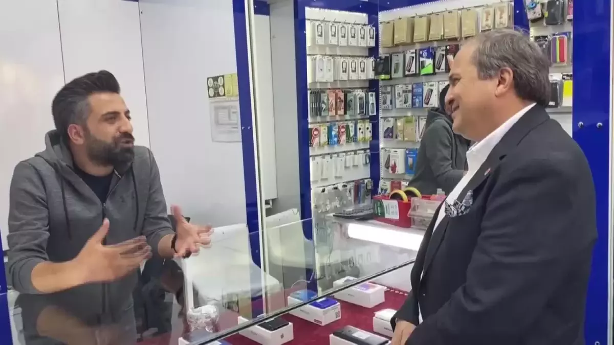 Vanlı Esnaftan Seyit Torun'a: 'İnşallah Bizi Bu Kötü Durumdan Kurtarırsınız'