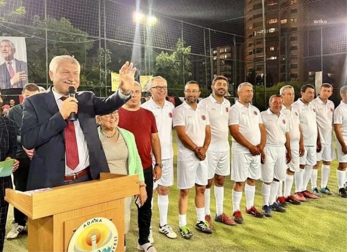 Adana\'da Muhtarlar, Büyükşehir Belediyesi\'nin Düzenlediği Futbol Turnuvası\'nda Buluştu