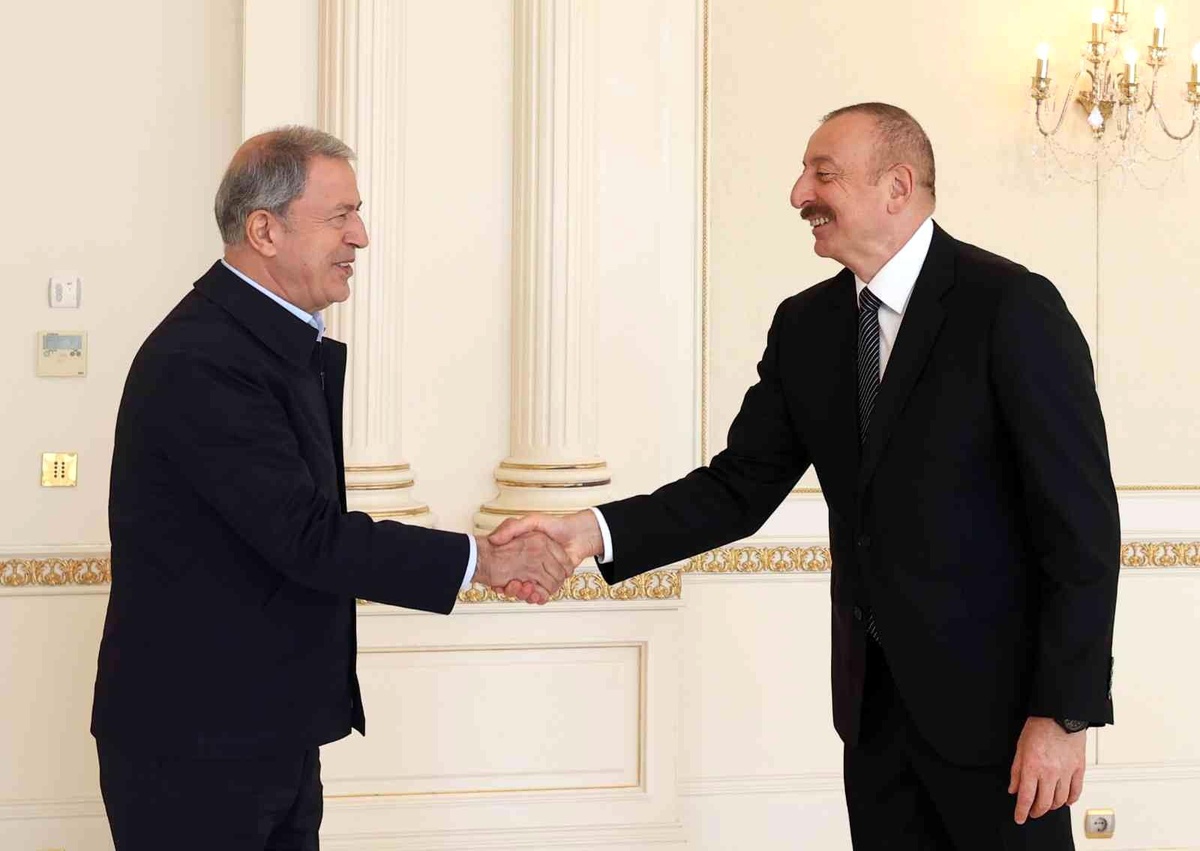 Milli Savunma Bakanı Akar ve komuta kademesi Aliyev\'le görüştü
