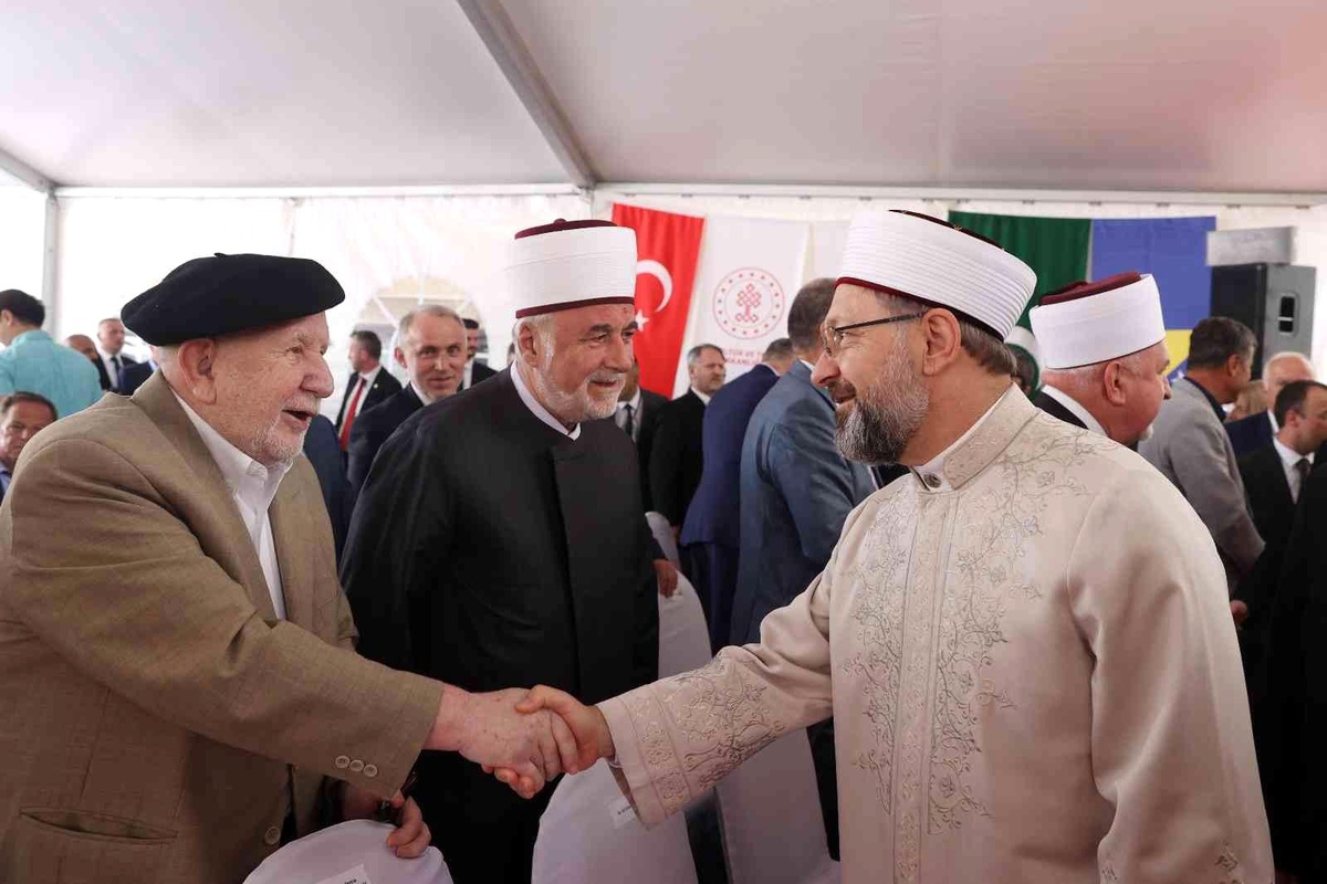 Diyanet İşleri Başkanı Erbaş: "Dünya, İslam\'ın evrensel ilkelerine her zamankinden daha fazla muhtaç"