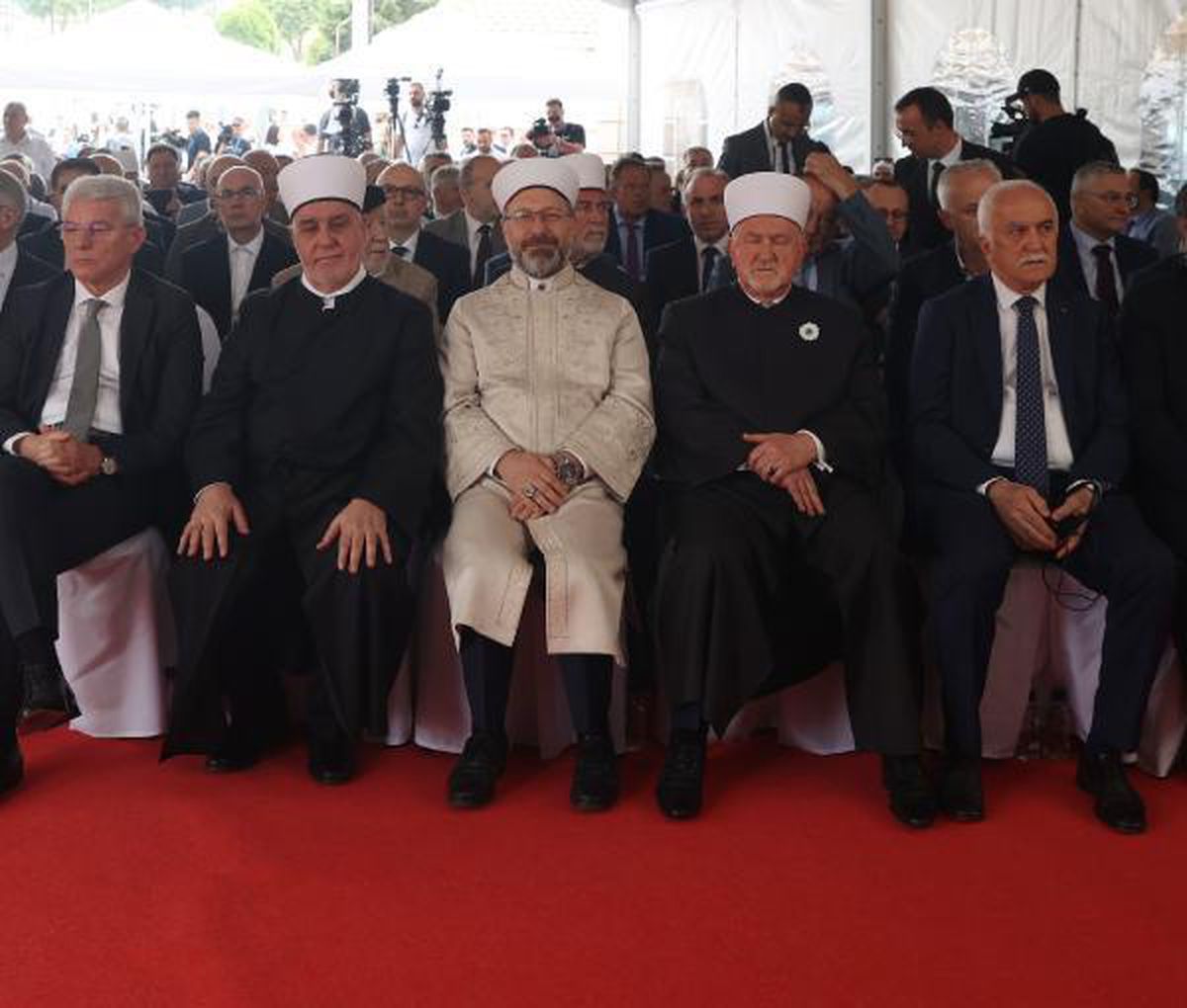 Diyanet İşleri Başkanı Erbaş: Dünya, İslam\'ın evrensel ilkelerine her zamankinden daha fazla muhtaç