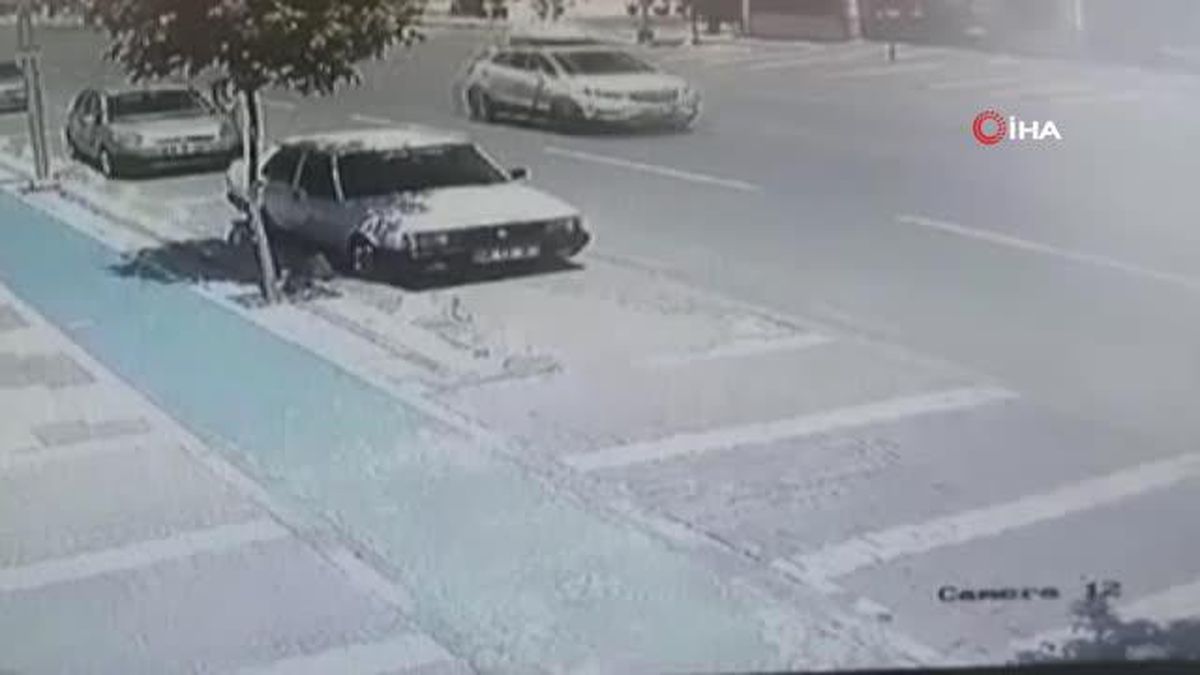 Feci kazada inanılmaz kurtuluş... Otomobilin çarptığı yaya metrelerce havaya uçtu, 5 saat sonra ise taburcu edildi