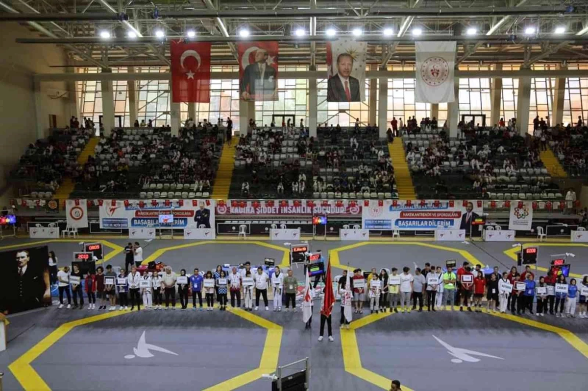 Gençler Tekvando şampiyonası Muğla\'da başladı