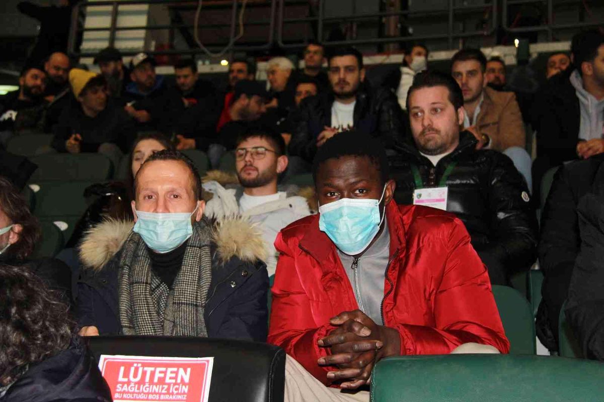 Kocaelispor\'da Babacar Gueye\'nin sözleşmesi feshedildi