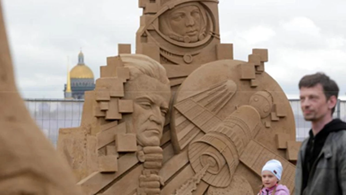 Rusya\'nın St. Petersburg Kentinde Kumdan Heykel Festivali Başladı