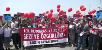 Taksim Dayanışması'ndan Gezi Tutuklularına Silivri Cezaevi Önünde Destek: 'Dünya Hukuk Tarihine Kara Bir Leke Olarak Girecek Bu Davalar Çekilinceye...