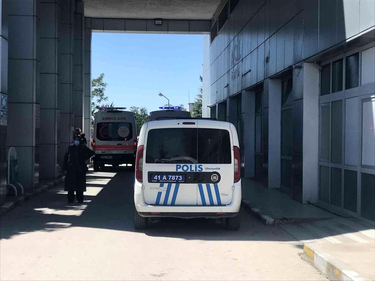 7 yaşında çocuk, ensesine isabet eden yorgun mermiyle yaralandı