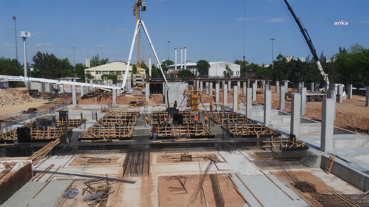 Akdeniz Üniversitesi Hastanesi\'ndeki Katlı Otopark İnşaatı Devam Ediyor