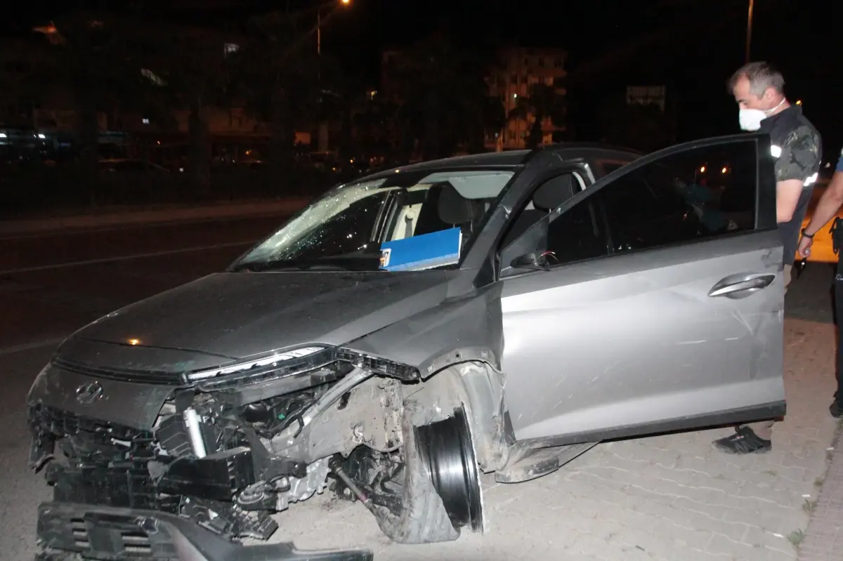 Antalya\'da otomobille çarpışan motosikletin sürücüsü öldü