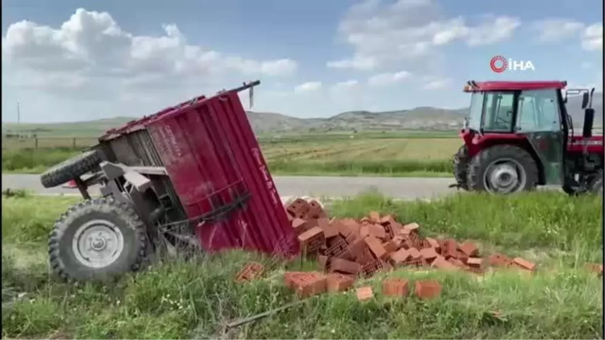 Bağlantı demiri kopan tuğla yüklü traktör devrildi