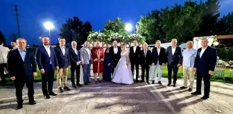 Başkan Işıksu nikahı kıydı, Bakan Yardımcısı Duran nikah şahidi oldu