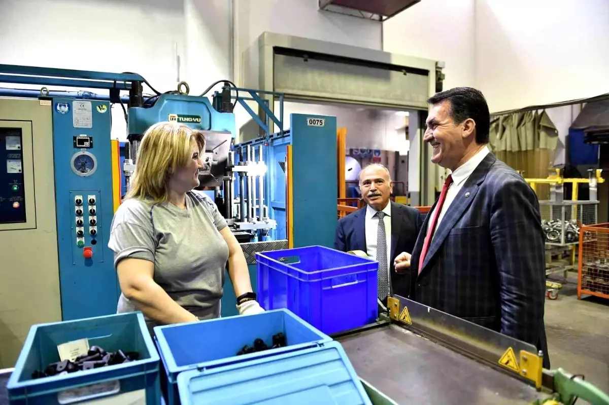 Başkan Mustafa Dündar: 'Kadın güçlenirse, toplum güçlenir'