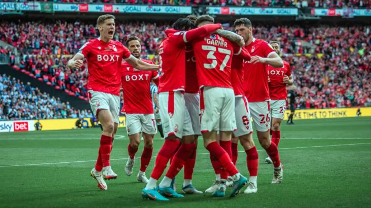 İngiltere futbolunun efsane takımı Nottingham Forest 23 yıl sonra Premier Lig\'e geri döndü