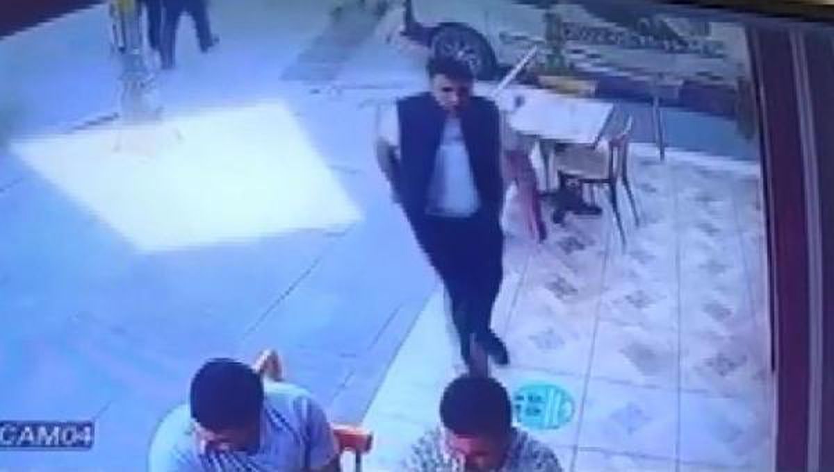 Esenyurt\'ta börekçide dehşet: Kulağını kesip kaçtı
