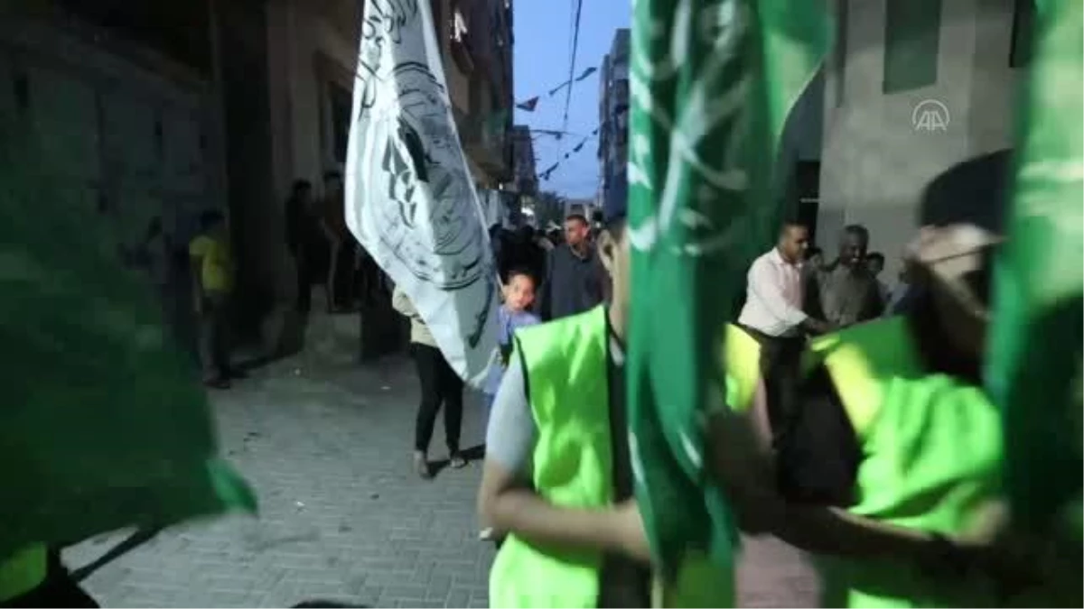 Fanatik Yahudilerin Doğu Kudüs\'teki "bayrak yürüyüşü" protesto edildi