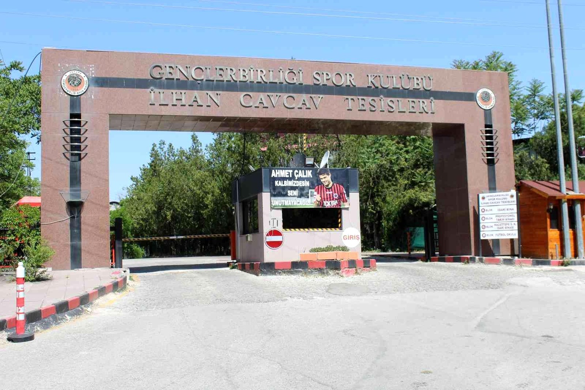 Gençlerbirliği\'nde Seçimli Olağan Genel Kurul 5 Haziran\'a ertelendi