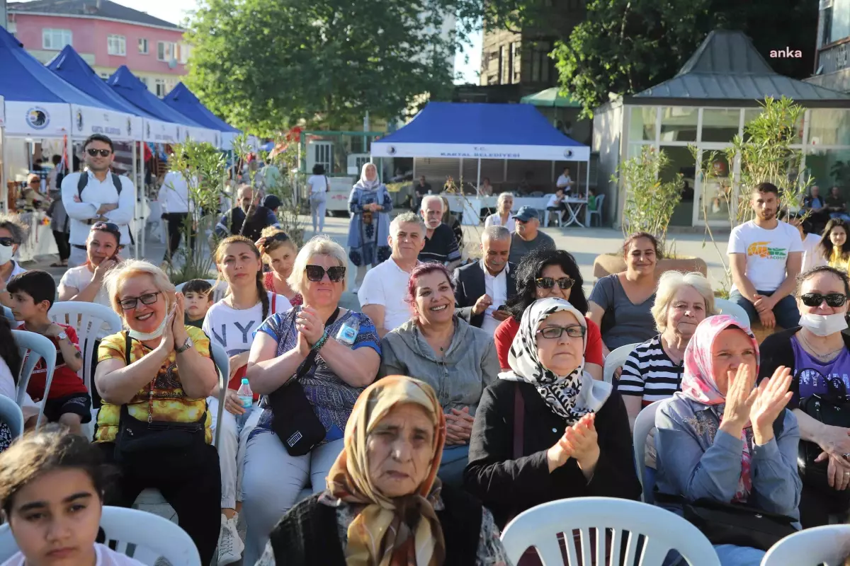 Kartallı Kadınların El Emeği Pazarı, Sanatçı Buse Karagöz\'ün Konseriyle Noktalandı