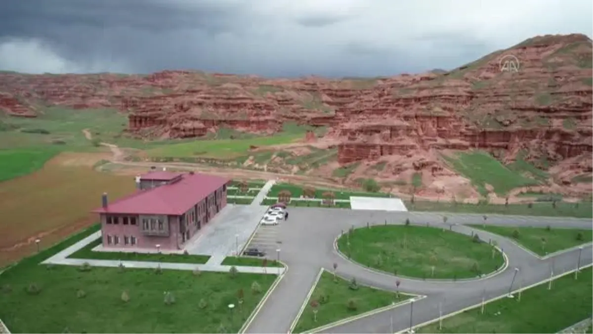 Narman Peribacaları doğaseverleri bekliyor