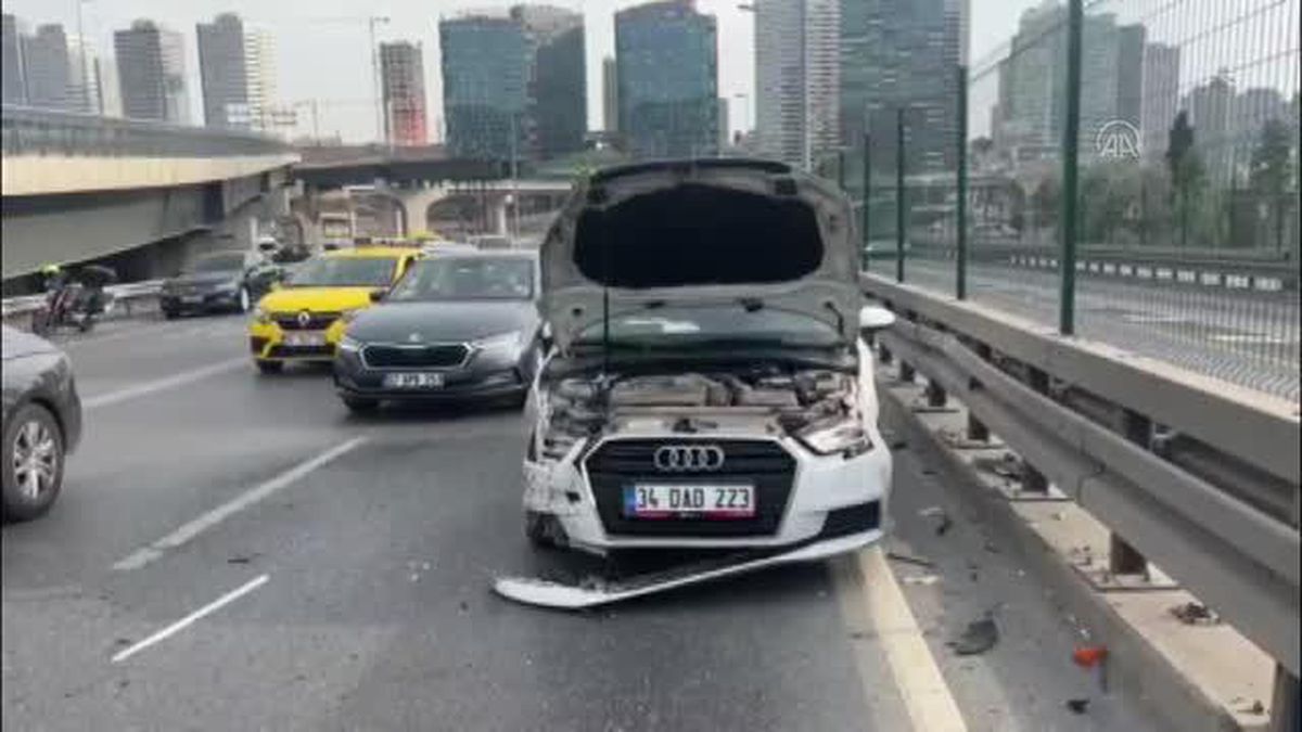 Üsküdar'daki trafik kazasında 5 kişi yaralandı