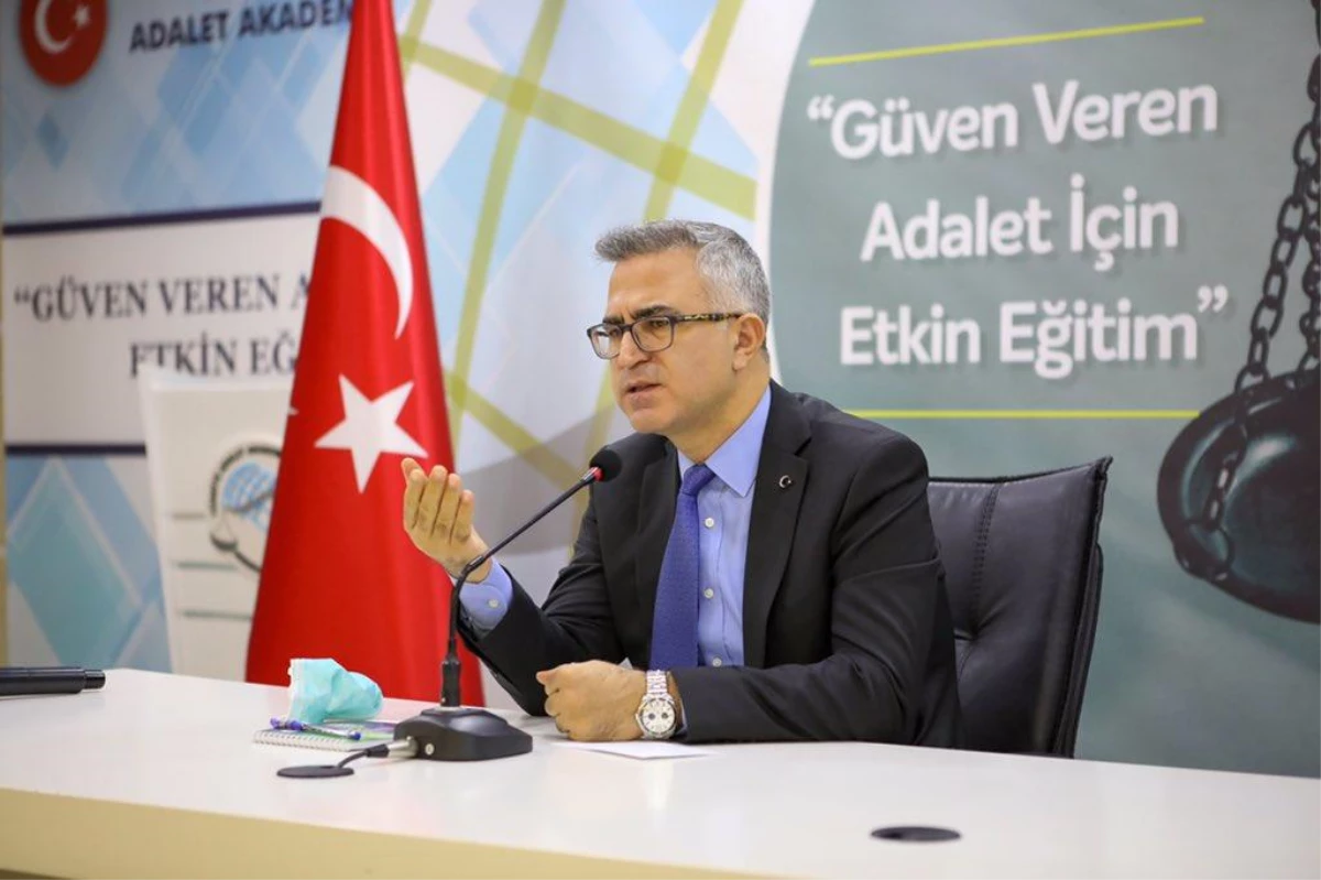 Adalet Akademisi Başkanı Özdemir, eğitim programında konuştu