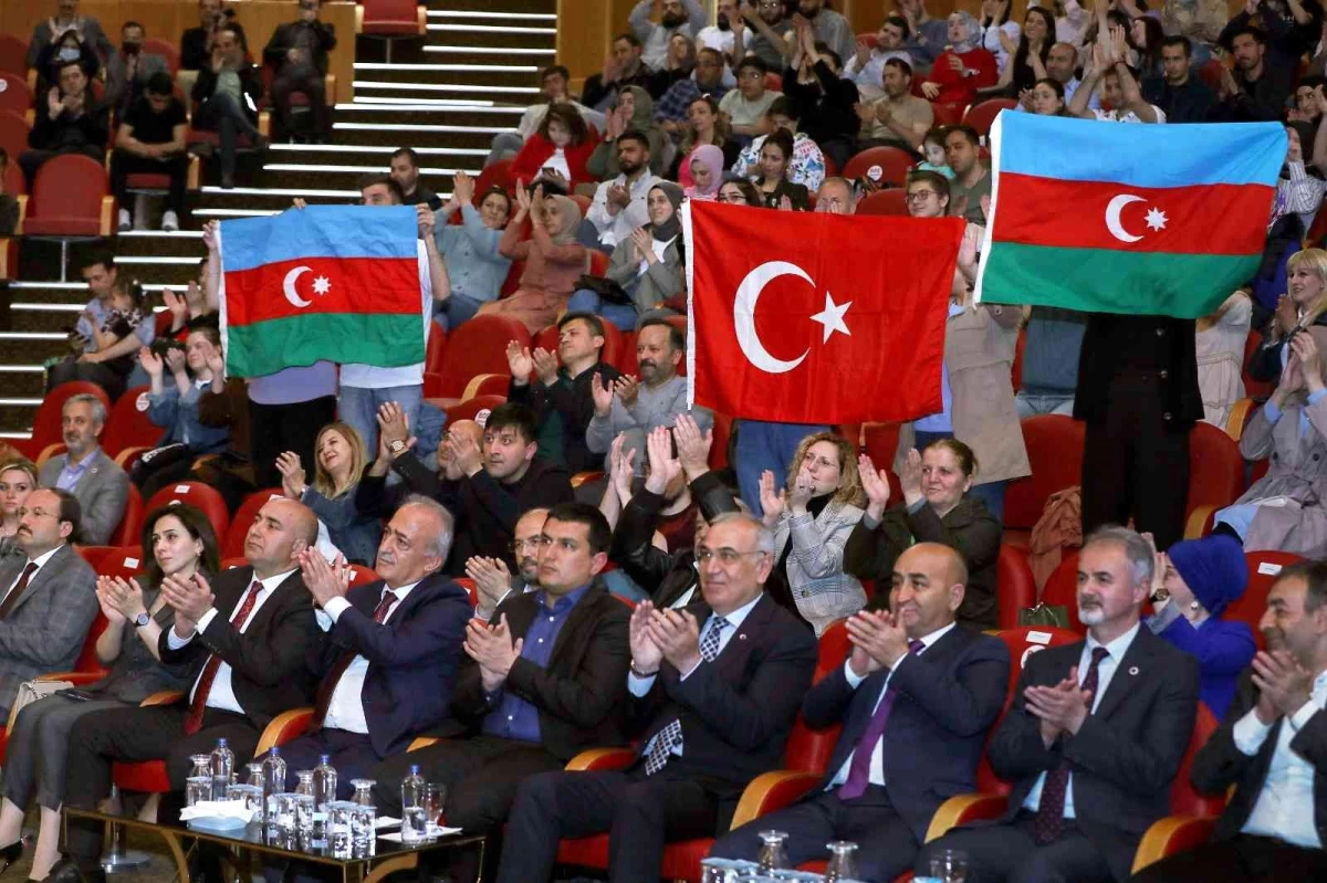 Azerbaycan\'ın Bağımsızlık Günü Erzurum\'da düzenlenen konserle kutlandı