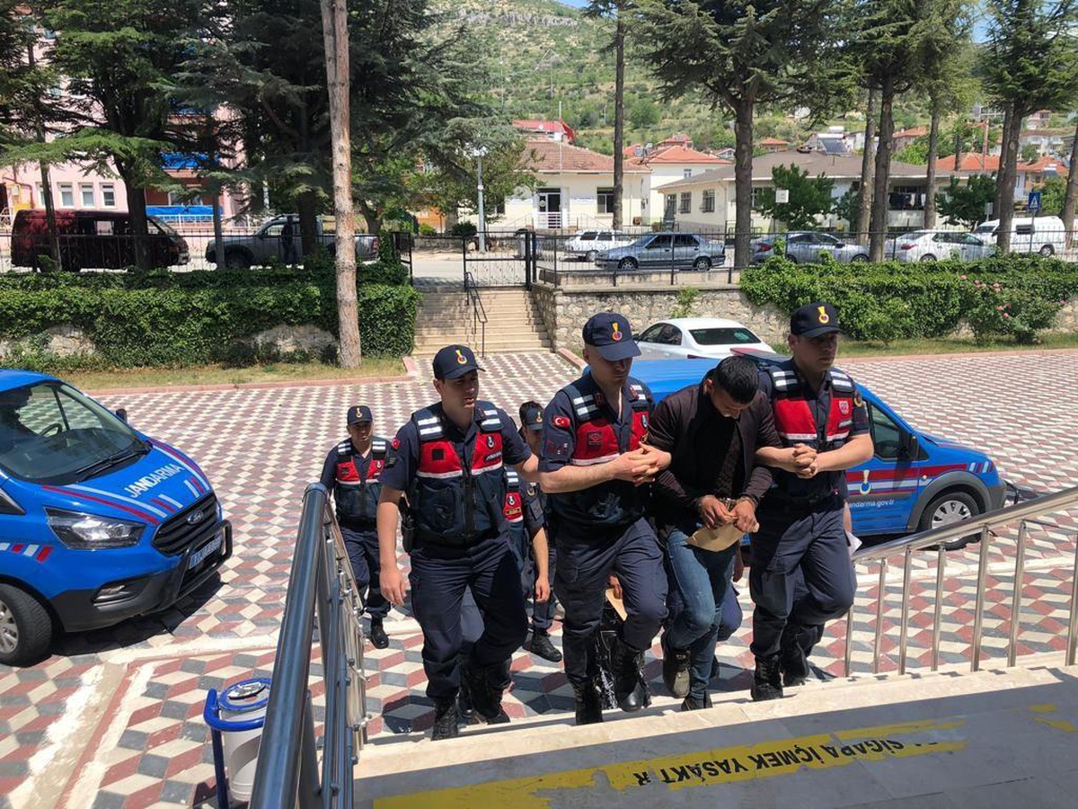 Bilecik\'te kablo hırsızlığı iddiasıyla yakalanan 3 şüpheli tutuklandı