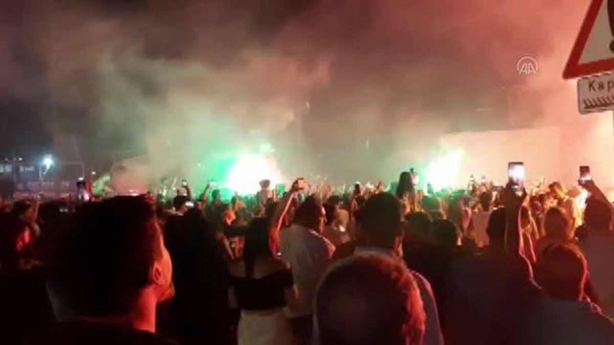 Bodrumspor\'un Spor Toto 1. Lig\'e yükselmesi ilçede sevinçle karşılandı (2)