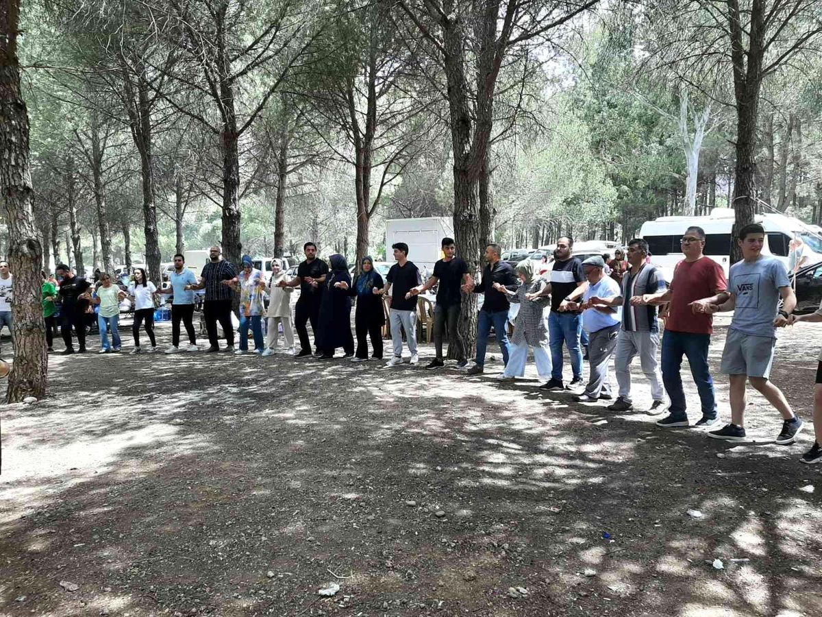 Ege\'deki Adilcevazlılar piknikte buluştu