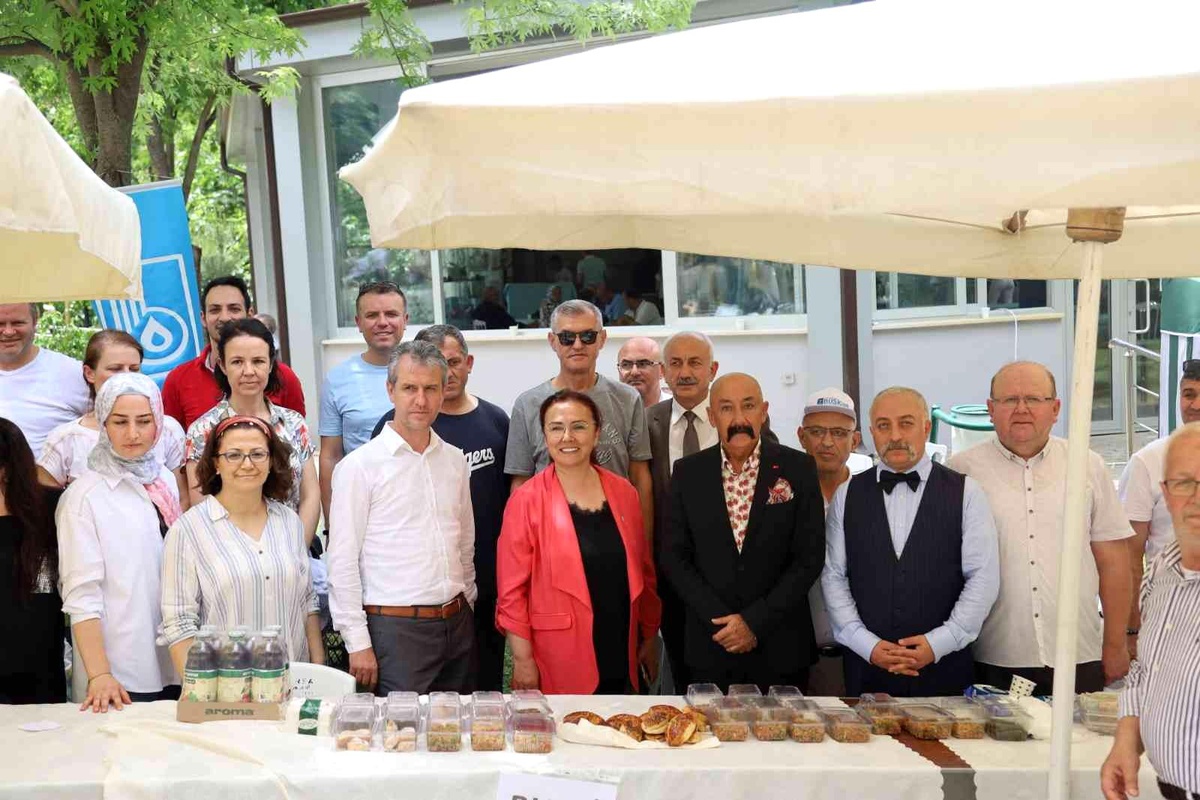 Huzurevi\'nde açık hava şenliği ilgi gördü