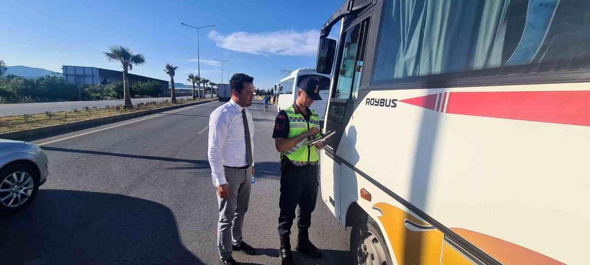 İzmir\'de korsan servislerle savaş
