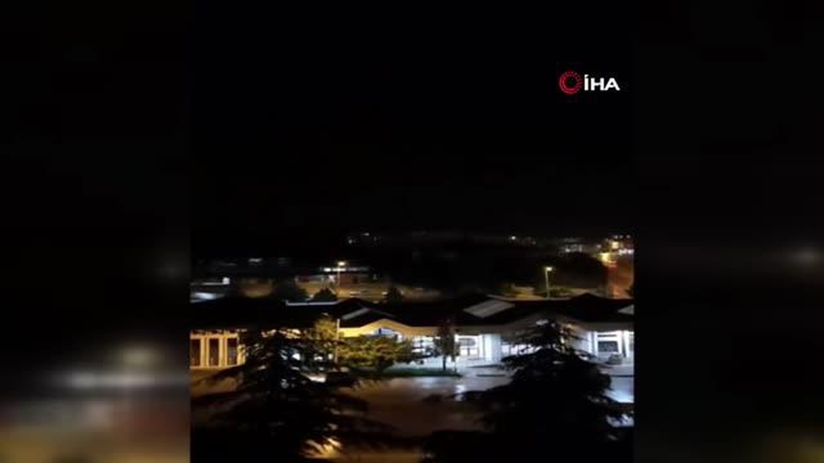 Karabük ve Bartın\'da yıldırım ve şimşekler görsel şölen sundu