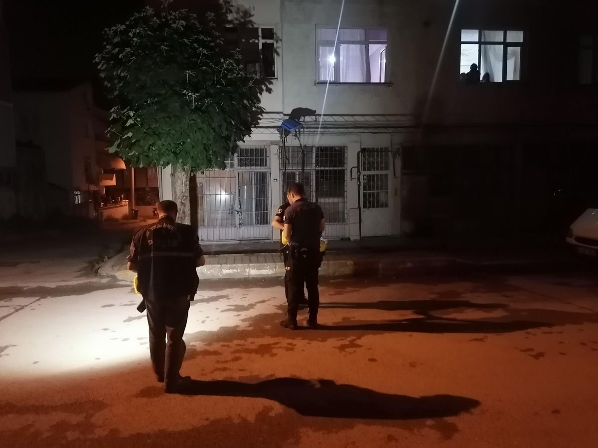 Kocaeli\'de karısını pencereden atan zanlı tutuklandı