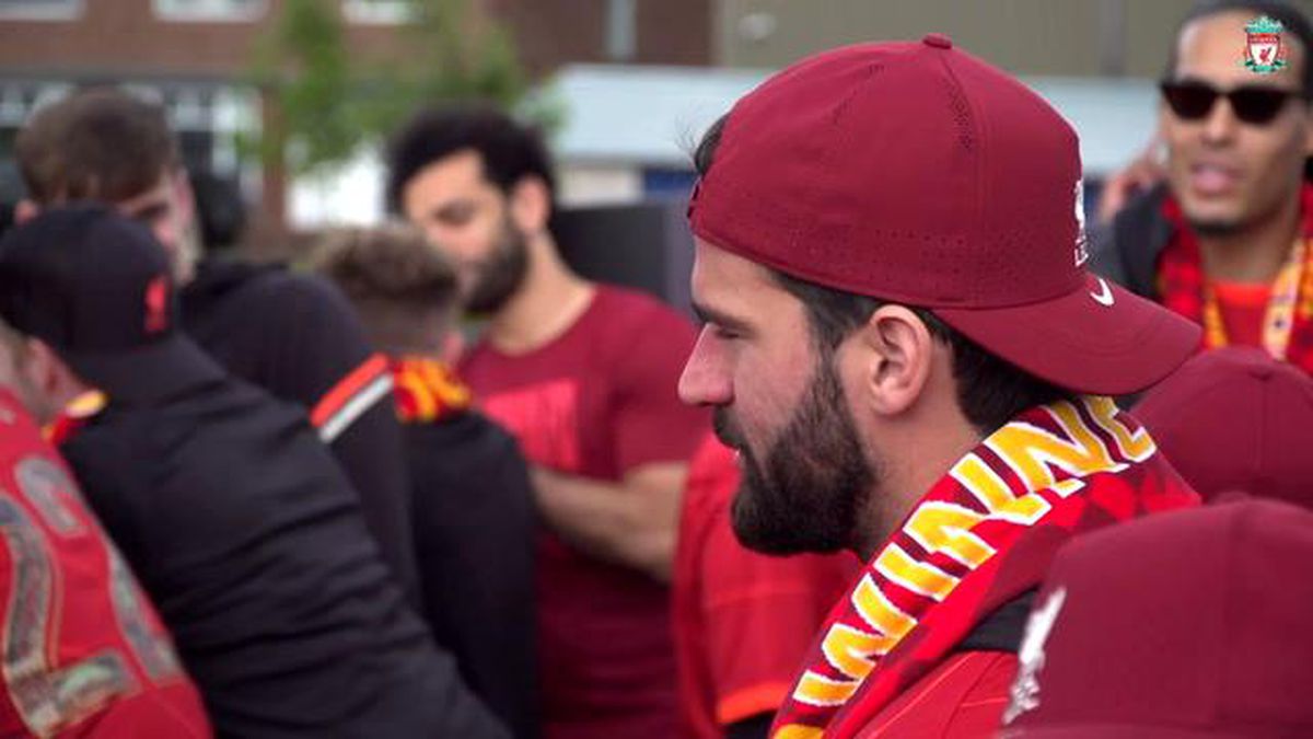 Liverpool\'un inanılmaz otobüs turu