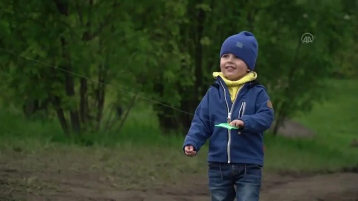 Moskova'da dev uçurtmalar gökyüzünü renklendirdi