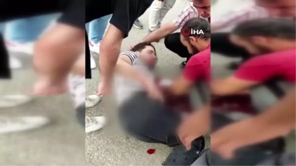 Otomobile çarpan motosiklet sürücüsü kanlar içerisinde kaldı